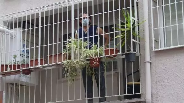 AYDIN OCAKTA UNUTULAN İFTAR YEMEĞİ MUTFAĞI KÜLE ÇEVİRDİ; 1 KİŞİ DUMANDAN ETKİLENDİ AYDIN OCAKTA UNUTULAN İFTAR YEMEĞİ MUTFAĞI KÜLE ÇEVİRDİ; 1 KİŞİ DUMANDAN ETKİLENDİ
