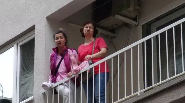AYDIN OCAKTA UNUTULAN İFTAR YEMEĞİ MUTFAĞI KÜLE ÇEVİRDİ; 1 KİŞİ DUMANDAN ETKİLENDİ AYDIN OCAKTA UNUTULAN İFTAR YEMEĞİ MUTFAĞI KÜLE ÇEVİRDİ; 1 KİŞİ DUMANDAN ETKİLENDİ