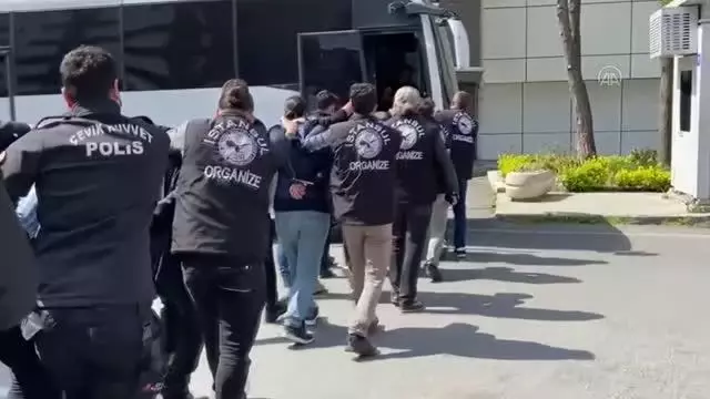 Organize suç örgütü operasyonunda gözaltına alınan 10 kişi adliyeye sevk edildi Organize suç örgütü operasyonunda gözaltına alınan 10 kişi adliyeye sevk edildi