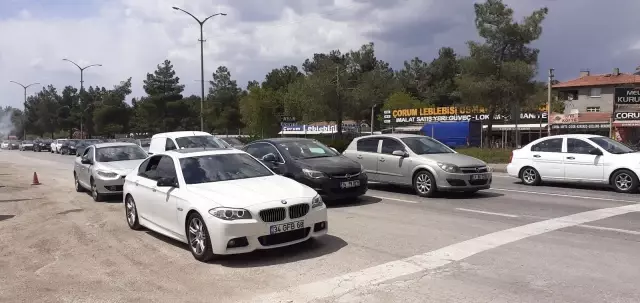 Osmancık'tan geçen D-100 karayolunda 'tam kapanma' yoğunluğu Osmancık'tan geçen D-100 karayolunda 'tam kapanma' yoğunluğu