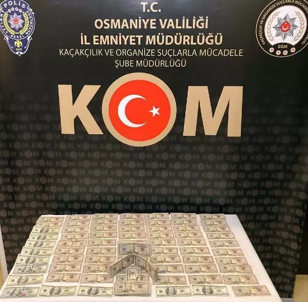 OSMANİYE'DE SAHTE DOLAR BOZDURMAK İSTEYEN 4 KİŞİ YAKALANDI OSMANİYE'DE SAHTE DOLAR BOZDURMAK İSTEYEN 4 KİŞİ YAKALANDI