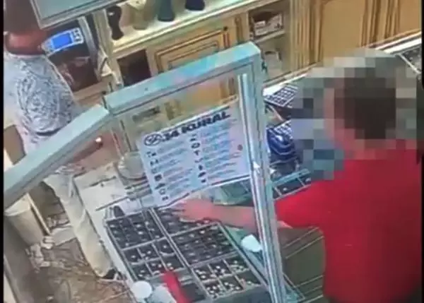 OSMANİYE'DE SAHTE DOLAR BOZDURMAK İSTEYEN 4 KİŞİ YAKALANDI OSMANİYE'DE SAHTE DOLAR BOZDURMAK İSTEYEN 4 KİŞİ YAKALANDI