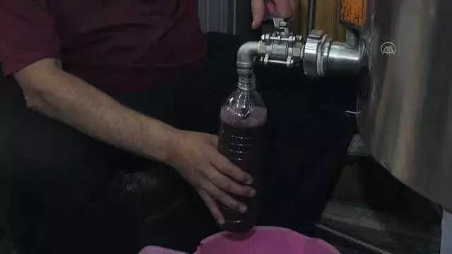 Osmanlı Valilerinin de tattığı tarihi 'Hacı Zibale' kuru üzüm suyu iftar sofralarını süslüyor - (2) Osmanlı Valilerinin de tattığı tarihi 'Hacı Zibale' kuru üzüm suyu iftar sofralarını süslüyor - (2)