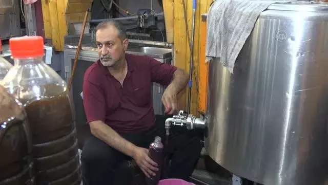Osmanlı Valilerinin de tattığı tarihi 'Hacı Zibale' kuru üzüm suyu iftar sofralarını süslüyor - (2) Osmanlı Valilerinin de tattığı tarihi 'Hacı Zibale' kuru üzüm suyu iftar sofralarını süslüyor - (2)