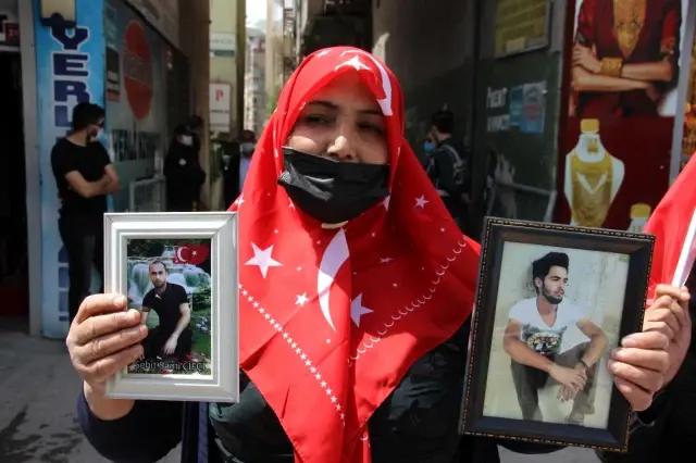 PKK kardeşlerin birini kaçırdı, birini şehit etti PKK kardeşlerin birini kaçırdı, birini şehit etti