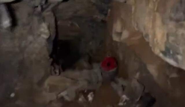 PKK'lı teröristlerin mağarasından en görüntüler! Kahraman Mehmetçik inlerine girdi
