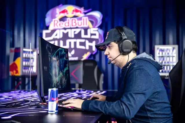 Red Bull Campus Clutch'ta eleme heyecanı devam ediyor Red Bull Campus Clutch'ta eleme heyecanı devam ediyor
