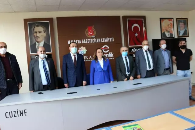 Rektör Karabulut'tan sağlıkçılara saygı vurgusu Rektör Karabulut'tan sağlıkçılara saygı vurgusu