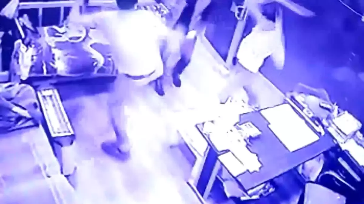 Son dakika haber! Şanlıurfa'da bıçaklı ve sopalı saldırı kamerada