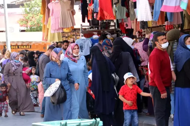 Şanlıurfa'da kapanma öncesi bayram telaşı Şanlıurfa'da kapanma öncesi bayram telaşı