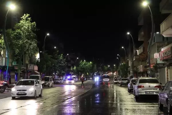 ŞANLIURFA'DA SOKAKLAR BOŞ KALDI ŞANLIURFA'DA SOKAKLAR BOŞ KALDI
