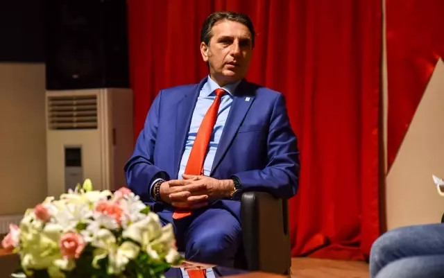 Şehir Konuşmaları Metin Saraç ile başladı Şehir Konuşmaları Metin Saraç ile başladı