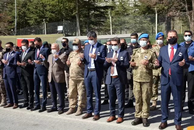 Pençe-Yıldırım operasyonlarında şehit olan asker için tören düzenlendi Pençe-Yıldırım operasyonlarında şehit olan asker için tören düzenlendi