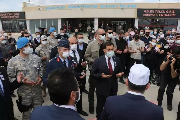 Şehit Uzman Onbaşı Gökçe'nin cenazesi Amasya'da (2) Şehit Uzman Onbaşı Gökçe'nin cenazesi Amasya'da (2)