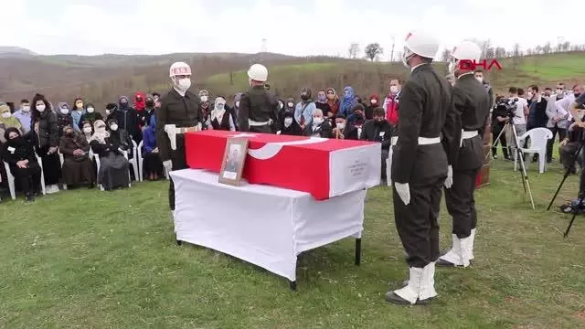 Son dakika! ŞEHİT UZMAN ONBAŞI GÖKÇE SON YOLCULUĞUNA UĞURLANDI Son dakika! ŞEHİT UZMAN ONBAŞI GÖKÇE SON YOLCULUĞUNA UĞURLANDI