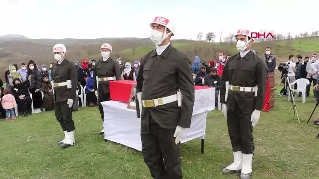 Son dakika! ŞEHİT UZMAN ONBAŞI GÖKÇE SON YOLCULUĞUNA UĞURLANDI Son dakika! ŞEHİT UZMAN ONBAŞI GÖKÇE SON YOLCULUĞUNA UĞURLANDI
