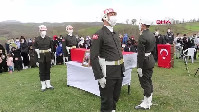 Son dakika! ŞEHİT UZMAN ONBAŞI GÖKÇE SON YOLCULUĞUNA UĞURLANDI Son dakika! ŞEHİT UZMAN ONBAŞI GÖKÇE SON YOLCULUĞUNA UĞURLANDI