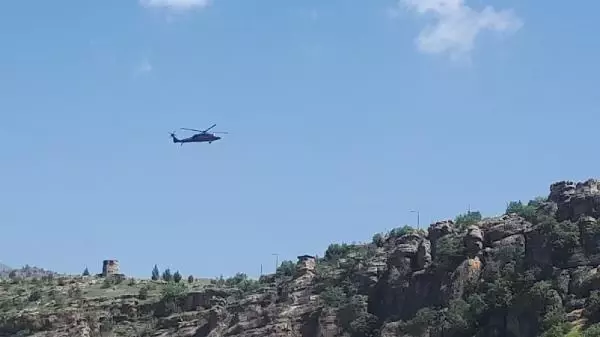 SINIRIN SIFIR NOKTASINDA UÇAK VE HELİKOPTER HAREKETLİLİĞİ SINIRIN SIFIR NOKTASINDA UÇAK VE HELİKOPTER HAREKETLİLİĞİ