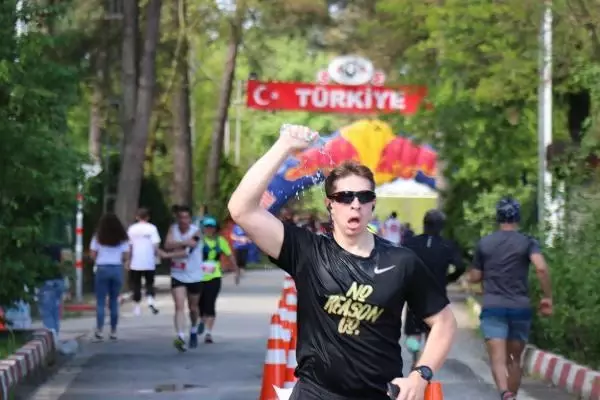 SPOR Sınırsız Dostluk Yarı Maratonu öncesi vatandaşlara 'kısıtlamaya uyun' çağrısı SPOR Sınırsız Dostluk Yarı Maratonu öncesi vatandaşlara 'kısıtlamaya uyun' çağrısı