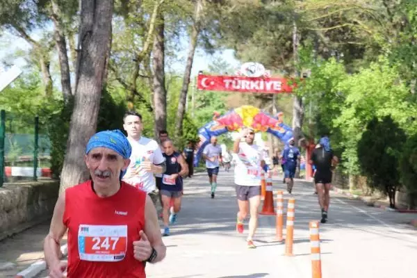 SPOR Sınırsız Dostluk Yarı Maratonu öncesi vatandaşlara 'kısıtlamaya uyun' çağrısı SPOR Sınırsız Dostluk Yarı Maratonu öncesi vatandaşlara 'kısıtlamaya uyun' çağrısı