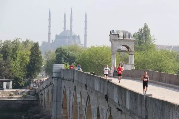 SPOR Sınırsız Dostluk Yarı Maratonu öncesi vatandaşlara 'kısıtlamaya uyun' çağrısı SPOR Sınırsız Dostluk Yarı Maratonu öncesi vatandaşlara 'kısıtlamaya uyun' çağrısı