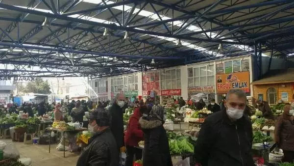 SİNOP'TA KAPANMA ÖNCESİ HALK PAZARI DOLDU, TEZGAHLARDA ÜRÜN KALMADI SİNOP'TA KAPANMA ÖNCESİ HALK PAZARI DOLDU, TEZGAHLARDA ÜRÜN KALMADI