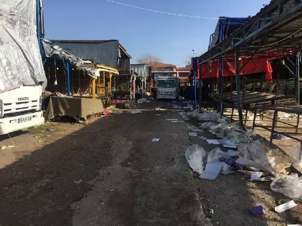 SİNOP'TA KAPANMA ÖNCESİ HALK PAZARI DOLDU, TEZGAHLARDA ÜRÜN KALMADI SİNOP'TA KAPANMA ÖNCESİ HALK PAZARI DOLDU, TEZGAHLARDA ÜRÜN KALMADI