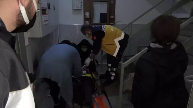 Sinop'ta merdivenden düşen yaşlı kadın hastanelik oldu Sinop'ta merdivenden düşen yaşlı kadın hastanelik oldu