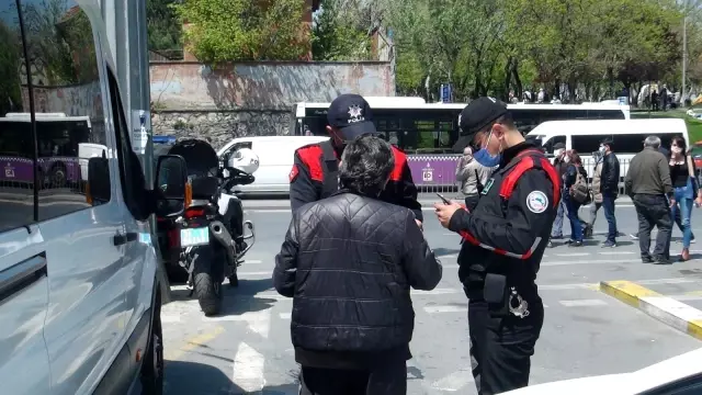 'Tam kapanma' öncesi dev asayiş denetimi 'Tam kapanma' öncesi dev asayiş denetimi