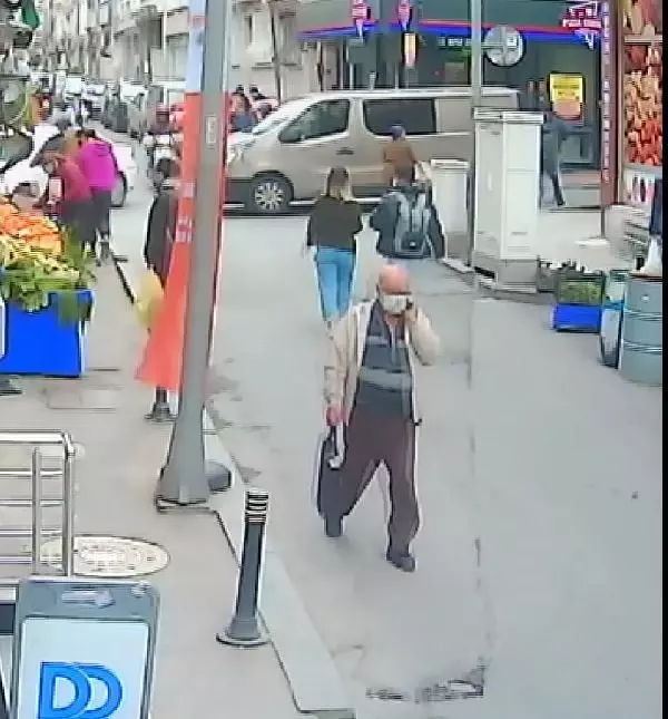 ŞİŞLİ'DE YAŞLI ADAMI DOLANDIRAN 2 ŞÜPHELİ, YAKALANDI ŞİŞLİ'DE YAŞLI ADAMI DOLANDIRAN 2 ŞÜPHELİ, YAKALANDI