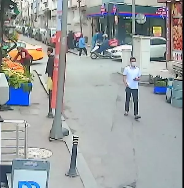 ŞİŞLİ'DE YAŞLI ADAMI DOLANDIRAN 2 ŞÜPHELİ, YAKALANDI ŞİŞLİ'DE YAŞLI ADAMI DOLANDIRAN 2 ŞÜPHELİ, YAKALANDI