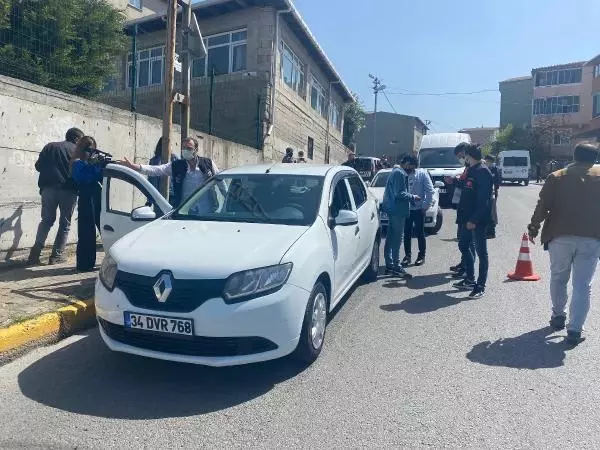 SULTANBEYLİ'DE POLİS DENETİMİNDE, YOLCU MİNİBÜSÜNDEKİ BİR KİŞİ TEMASLI ÇIKTI SULTANBEYLİ'DE POLİS DENETİMİNDE, YOLCU MİNİBÜSÜNDEKİ BİR KİŞİ TEMASLI ÇIKTI