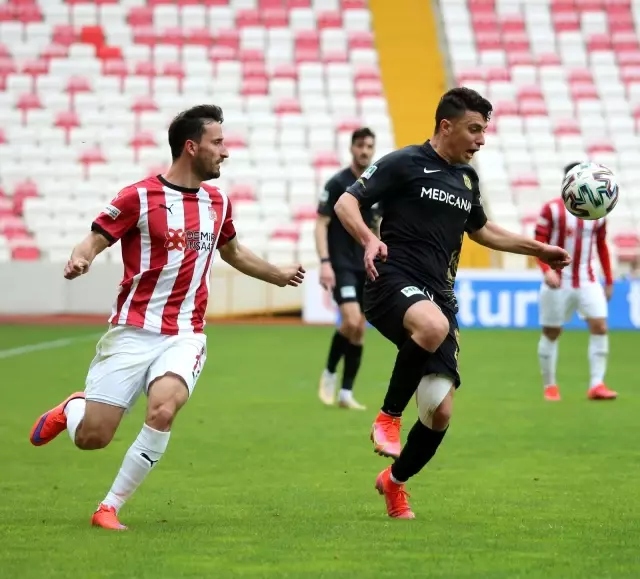 Süper Lig: D.G. Sivasspor: 0 - H.Y. Malatyaspor: 0 (İlk yarı) Süper Lig: D.G. Sivasspor: 0 - H.Y. Malatyaspor: 0 (İlk yarı)
