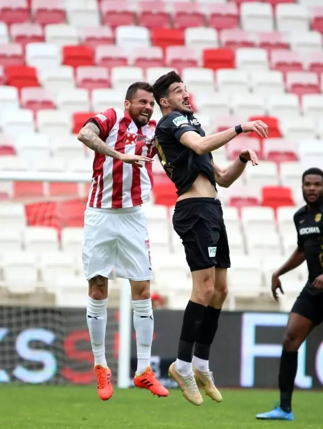 Süper Lig: D.G. Sivasspor: 0 - H.Y. Malatyaspor: 0 (İlk yarı) Süper Lig: D.G. Sivasspor: 0 - H.Y. Malatyaspor: 0 (İlk yarı)
