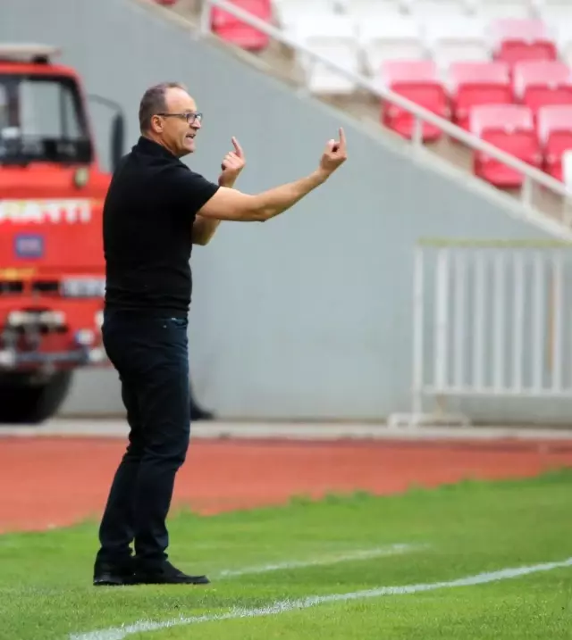 Süper Lig: D.G. Sivasspor: 0 - H.Y. Malatyaspor: 0 (İlk yarı) Süper Lig: D.G. Sivasspor: 0 - H.Y. Malatyaspor: 0 (İlk yarı)
