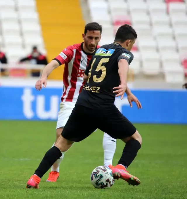 Süper Lig: D.G. Sivasspor: 0 - H.Y. Malatyaspor: 0 (İlk yarı) Süper Lig: D.G. Sivasspor: 0 - H.Y. Malatyaspor: 0 (İlk yarı)