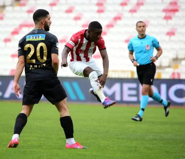 Süper Lig: D.G. Sivasspor: 0 - H.Y. Malatyaspor: 0 (İlk yarı) Süper Lig: D.G. Sivasspor: 0 - H.Y. Malatyaspor: 0 (İlk yarı)