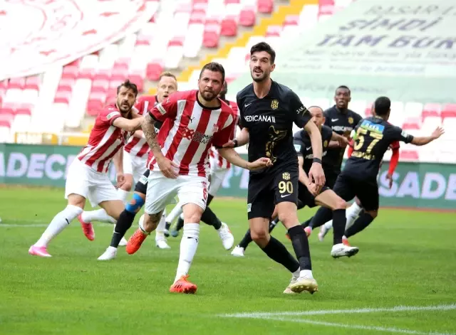 Süper Lig: D.G. Sivasspor: 0 - H.Y. Malatyaspor: 0 (İlk yarı) Süper Lig: D.G. Sivasspor: 0 - H.Y. Malatyaspor: 0 (İlk yarı)