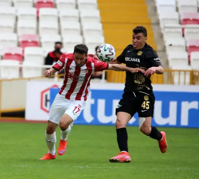 Süper Lig: D.G. Sivasspor: 0 - H.Y. Malatyaspor: 0 (İlk yarı) Süper Lig: D.G. Sivasspor: 0 - H.Y. Malatyaspor: 0 (İlk yarı)