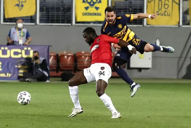 Süper Lig: MKE Ankaragücü: 0 - Gaziantep FK: 0 (İlk yarı) Süper Lig: MKE Ankaragücü: 0 - Gaziantep FK: 0 (İlk yarı)