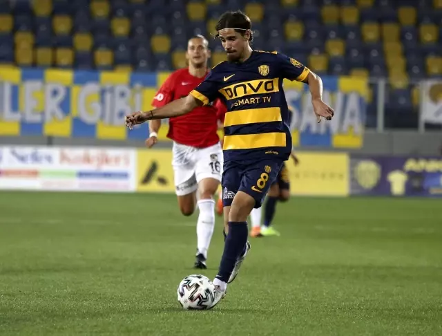 Süper Lig: MKE Ankaragücü: 0 - Gaziantep FK: 0 (İlk yarı) Süper Lig: MKE Ankaragücü: 0 - Gaziantep FK: 0 (İlk yarı)