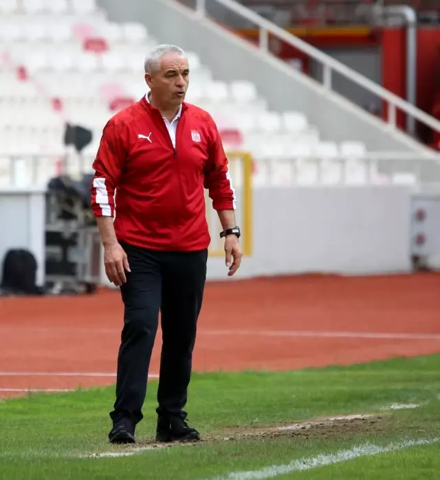 Süper Lig: Aytemiz Alanyaspor: 0 Fenerbahçe: 0 (Maç devam ediyor) Süper Lig: Aytemiz Alanyaspor: 0 Fenerbahçe: 0 (Maç devam ediyor)