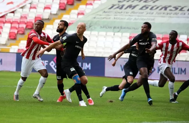 Süper Lig: Aytemiz Alanyaspor: 0 Fenerbahçe: 0 (Maç devam ediyor) Süper Lig: Aytemiz Alanyaspor: 0 Fenerbahçe: 0 (Maç devam ediyor)