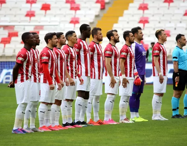 Süper Lig: Aytemiz Alanyaspor: 0 Fenerbahçe: 0 (Maç devam ediyor) Süper Lig: Aytemiz Alanyaspor: 0 Fenerbahçe: 0 (Maç devam ediyor)