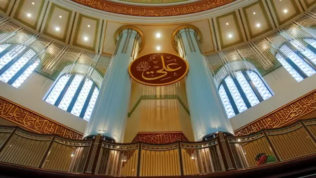 Taksim Camii, Çamlıca Camii ile aynı karede Taksim Camii, Çamlıca Camii ile aynı karede