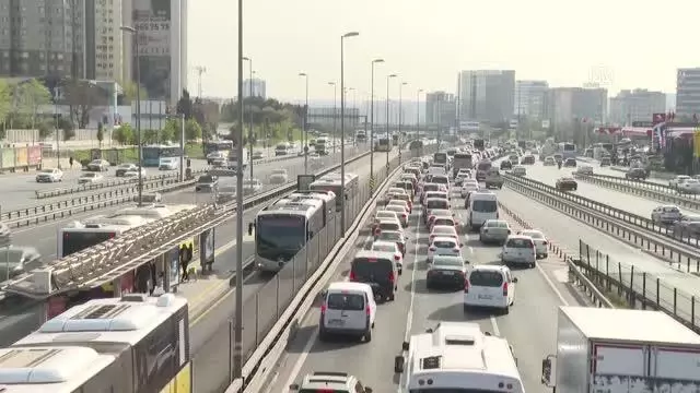 Son dakika haber! Koronavirüsle mücadele tedbirleri kapsamında 17 Mayıs Pazartesi saat 05.00'te sona erecek tam kapanma dönemi saat 19.00 itibarıyla başladı. Son dakika haber! Koronavirüsle mücadele tedbirleri kapsamında 17 Mayıs Pazartesi saat 05.00'te sona erecek tam kapanma dönemi saat 19.00 itibarıyla başladı.
