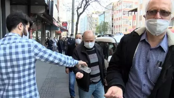 TAM KAPANMA ÖNCESİ ESENLER'DE BAKLAVA KUYRUĞU TAM KAPANMA ÖNCESİ ESENLER'DE BAKLAVA KUYRUĞU