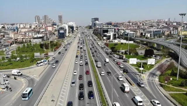 Tam kapanma öncesi İstanbul'dan, Anadolu'ya göç Tam kapanma öncesi İstanbul'dan, Anadolu'ya göç