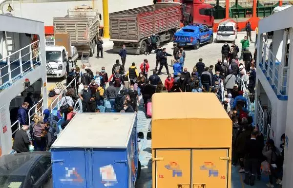 BALIKESİR TAM KAPANMA ÖNCESİ MARMARA, AVŞA VE EKİNLİK ADALARININ NÜFUSU 4 KAT ARTTI BALIKESİR TAM KAPANMA ÖNCESİ MARMARA, AVŞA VE EKİNLİK ADALARININ NÜFUSU 4 KAT ARTTI