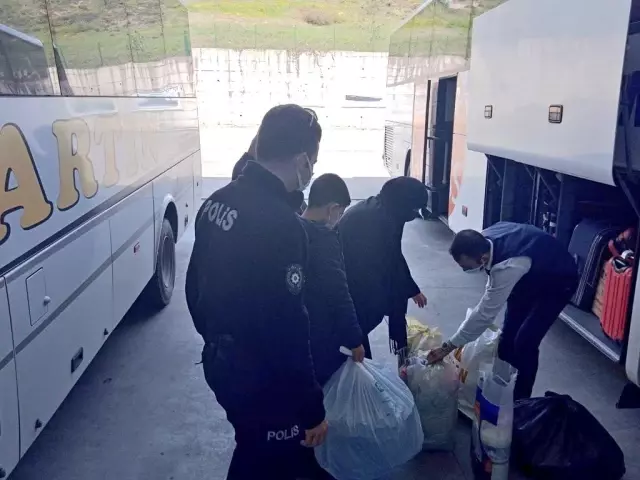'Tam Kapanma' öncesi otogarlarda denetimler gerçekleştirildi 'Tam Kapanma' öncesi otogarlarda denetimler gerçekleştirildi